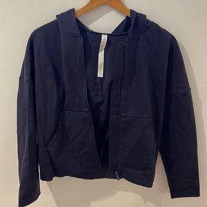 Lululemon Embossed Zip-Up Hooded Jacket Dark Navy - great condition! Size 6